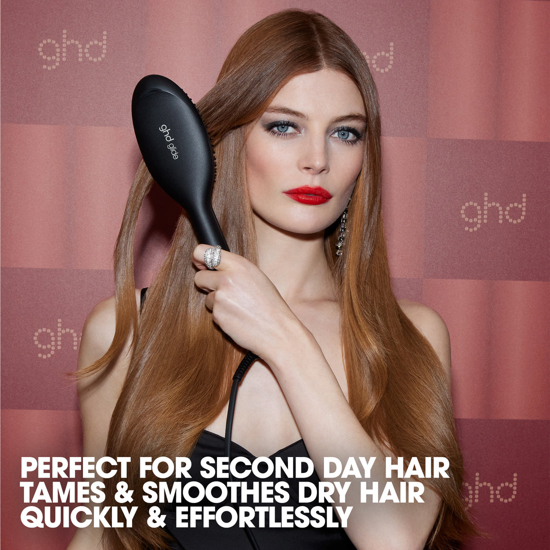 ghd Glide Hot Brush Festive Gift Set in Black