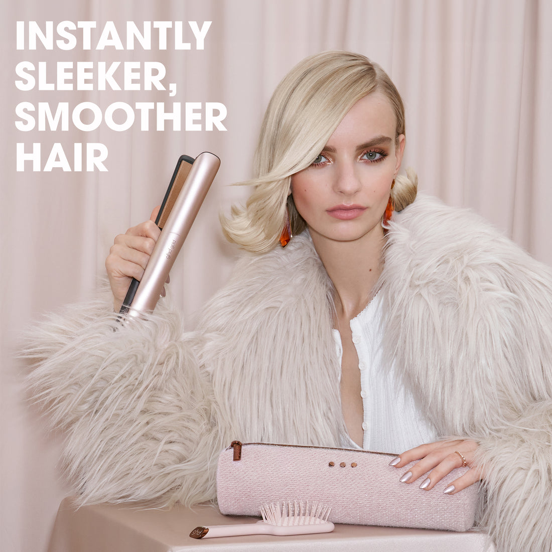 ghd Gold® Hair Straightener Festive Gift Set in Cashmere Beige