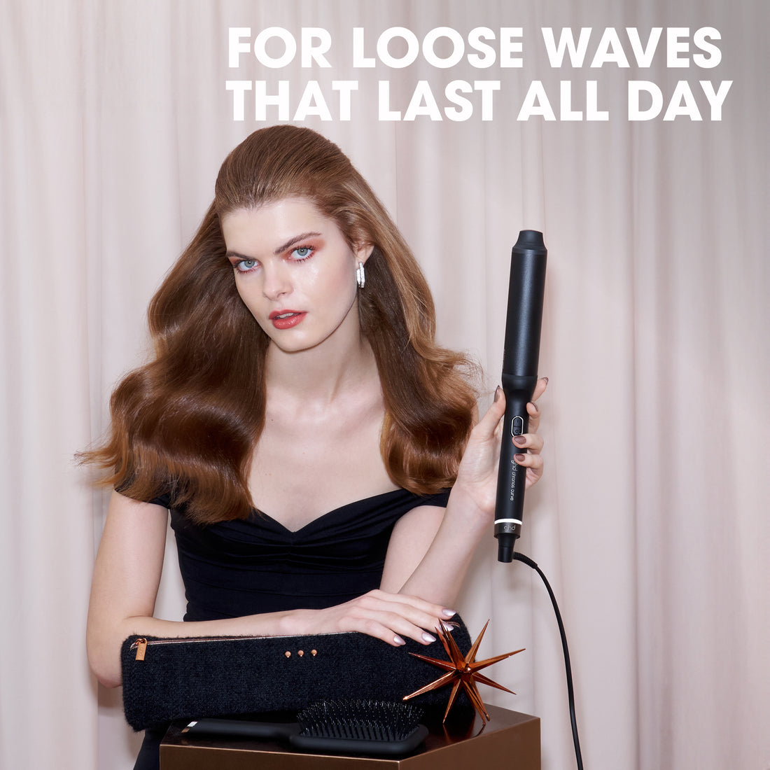 ghd Chronos Curve Max Wand Festive Gift Set (38mm Barrel) in Black