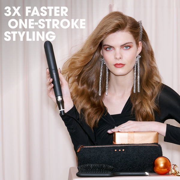 ghd Chronos Hair Straightener Festive Gift Set in Black