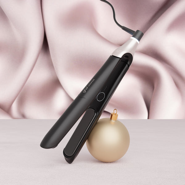 ghd Chronos Hair Straightener Festive Gift Set in Black