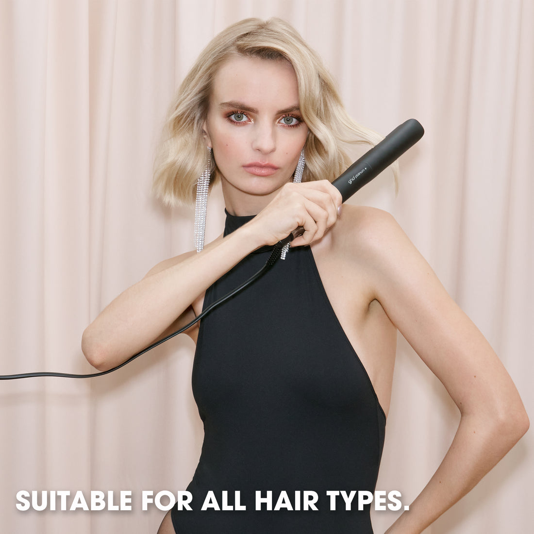 ghd Platinum+ Hair Straightener Festive Gift Set in Black