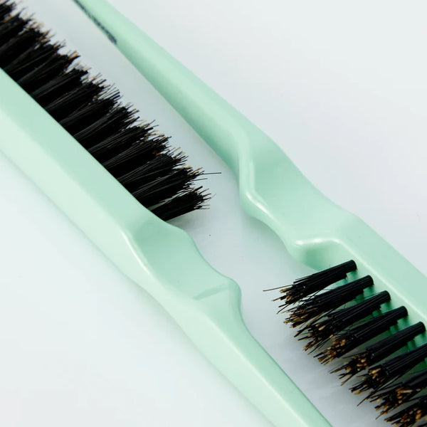 The Smooth Company Tease Me Brush
